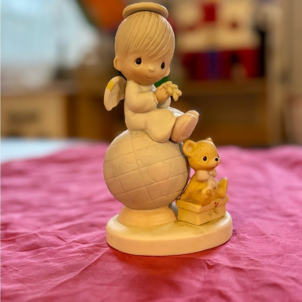 Precious Moments 1979 “Peace on earth.”